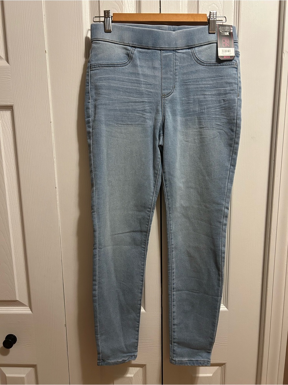 No Boundaries Women’s Light Blue Denim Jeggings - Comfortable Stretch Jeans